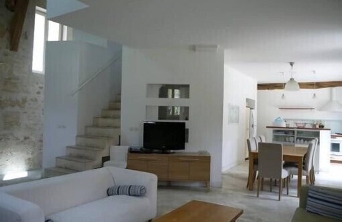 Avernes Cottage | Lodging restored in a contemporain way, in a vast typical farm of Vexin