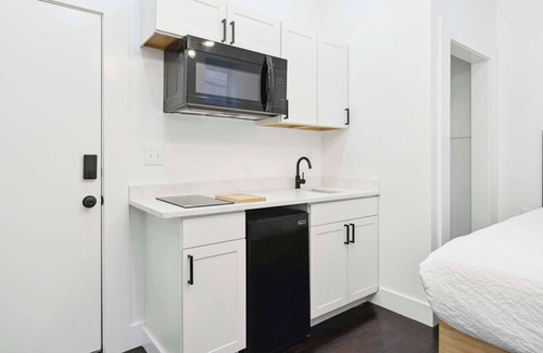 West Philadelphia Apartment | Lodgyy - Cozy Double-bed Suite