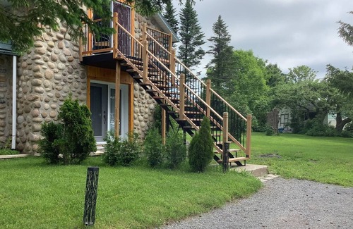 Saint-Augustin-de-Desmaures Apartment | Loft en Campagne Près de la Belle Ville de Québec
