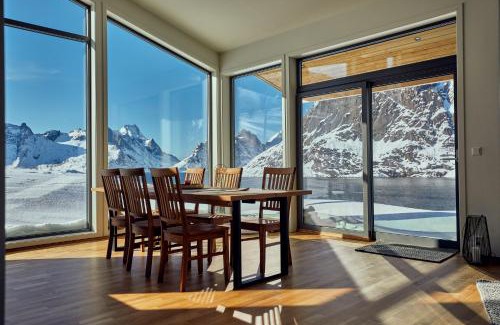 Moskenes Apartment | Lofoten panorama luxury home with sauna in Reine