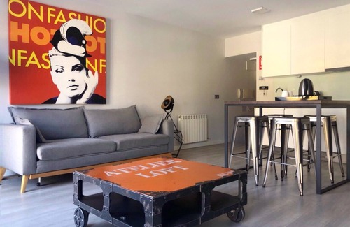 Burgos Apartment | Loft 100 meters from La Catedral. Easy parking. WIFI
