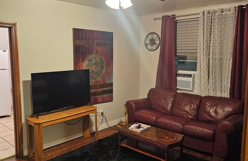 Logan Apartment | Loft 2 apartment with free cable and Wi-Fi
