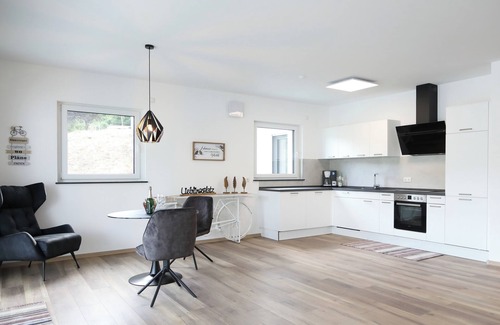 Treis-Karden Apartment | Loft 3 with covered balcony and fantastic panoramic view of the Moselle, near Elz Castle