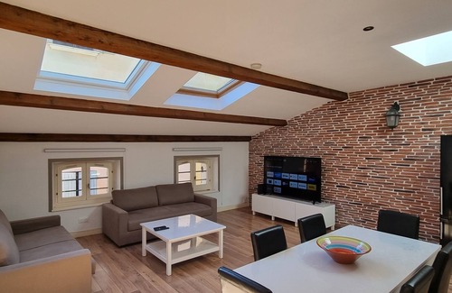 Toulon Apartment | Loft 80m² in the middle of the old town