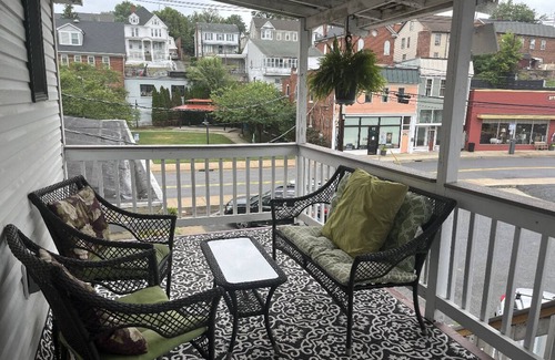 Brunswick Apartment | Loft Apt Just off C&O near Harpers Ferry, AT, train to DC, & Frederick