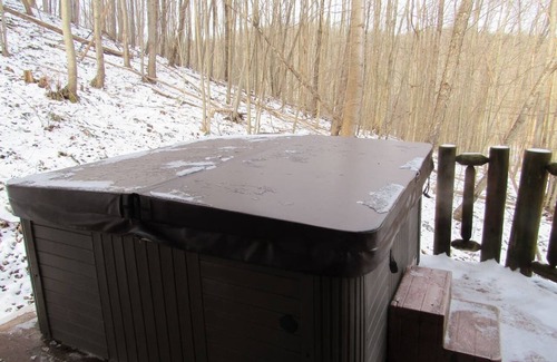 Laurelville Cabin | Loft cabin 2-4 guests Hocking Hills - Tar hollow