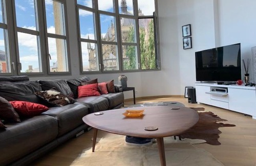 Reims City Centre Apartment | Loft des Sacres - Vue unique sur la Cathédrale