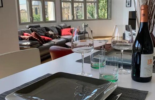 Reims City Centre Apartment | Loft des Sacres - Vue unique sur la Cathédrale