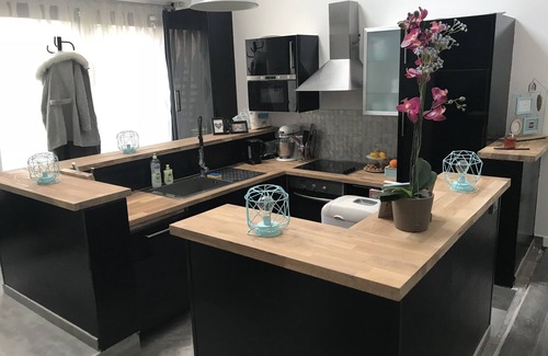Templemars Condo | LOFT direct access to Lille hypercentre, 24/7 entry
