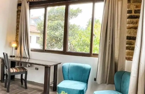 Antigua Guatemala Apartment | Loft en las cercanías de Antigua con cocina, internet, Netflix, piscina y grill