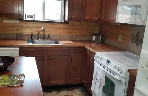 Drury House | Loft house with 4 beds and access to our park and outdoor Pavilions and more