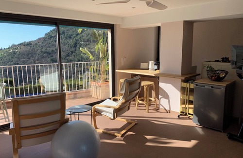 Saint-Jeannet Apartment | loft in a provencal village with sauna spa fitness with view over the sea