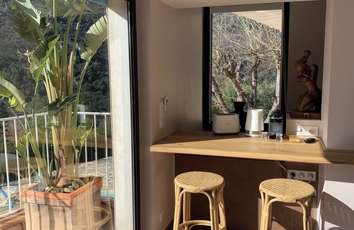 Saint-Jeannet Apartment | loft in a provencal village with sauna spa fitness with view over the sea