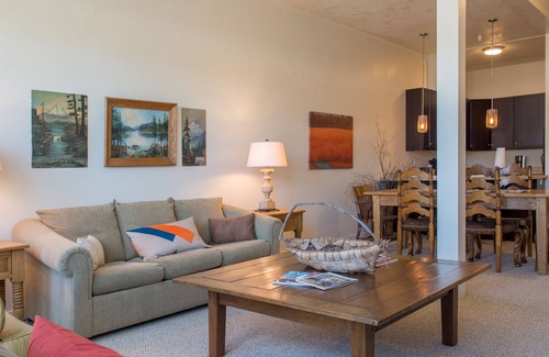 Grants Pass Apartment | Loft in Grants Pass Center # 117