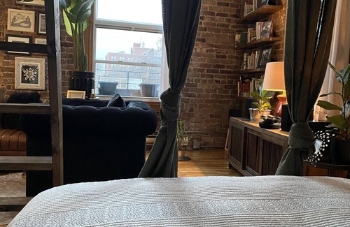 Hochelaga-Maisonneuve Apartment | Loft Industriel Totalement Équipé Situé à une Minute de Marche de Tout!