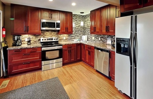 Thayerville House | Loft of Luxury | Lake Views + Walk to Food, Shops, & Lake Activities!