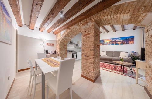 Cannaregio Apartment | Loft on two levels exposed beam