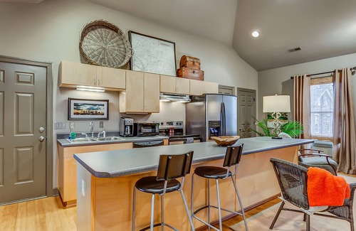 Franklin Apartment | Loft on West Main 5 blocks from Downtown Franklin
