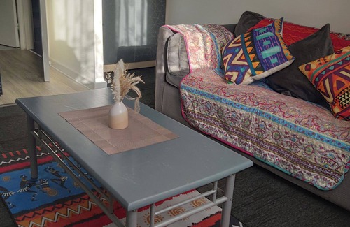 Chadwell Apartment | Loft - Sleeps 2 - Parking - Close to Station