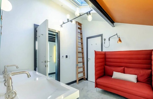 Offham Apartment | Loft Style Stables