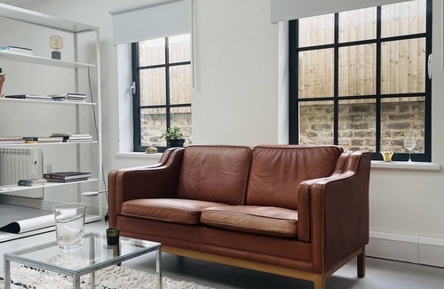 Leabridge Apartment | Loft style studio in the heart of Clapton, London