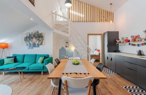 Rasnov Apartment | Loft to Be You-your Mountain -View Sky Home - 2 bedrooms