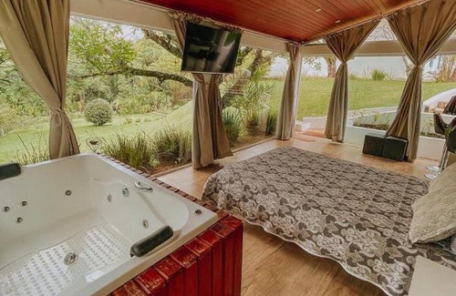 Mairinque Cabin | Loft Vidro Garden em Condomínio Rota do Vinho São Roque