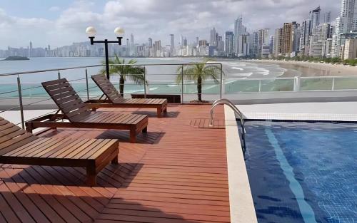 Centro Apartment | Loft vista panorâmica da Roda gigante e orla de BC