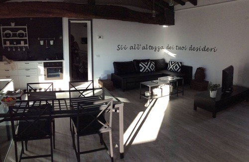 Citta Alta Apartment | Loft with panoramic views in the heart of Bergamo Alta