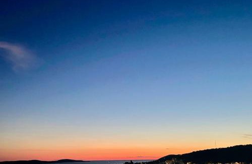 Island Hvar Apartment | Loft with Sea and Fortress View Central Hvar