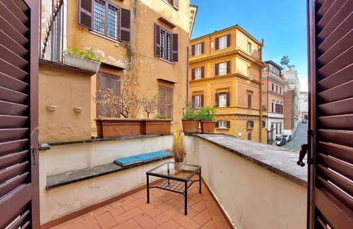 Repubblica Apartment | Loft with terrace near Piazza Barberini