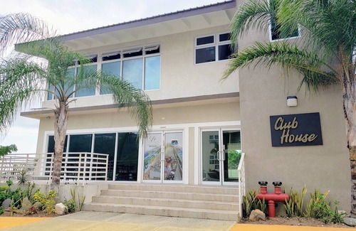 New Kingston Apartment | Lofts 1B/R Lounge w/WiFi|Gym|near National Stadium