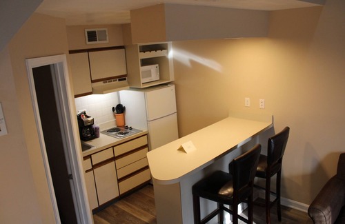 Winchester Apartment | Lofts for weekly rentals! 2 miles from historic downtown.