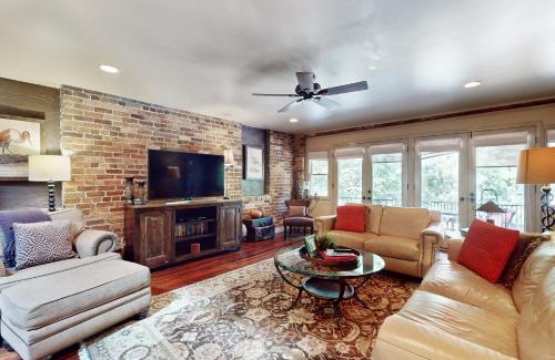 Downtown Asheville Apartment | Lofts on Lexington