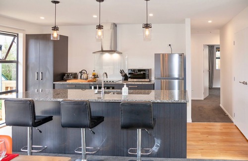 Hanmer Springs Cottage | Lofty Quarters - Hamner Springs Holiday Home