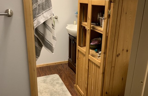 Moscow Apartment | Log building -town center -large rooms -electric charging station-sleeps 6-7