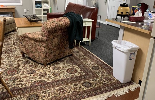 Moscow Apartment | Log building -town center -large rooms -electric charging station-sleeps 6-7