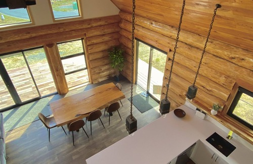 Ohau House | Log cabin - beautiful, relaxing getaway with breathtaking views!