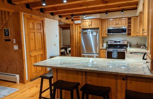 Stratton and Bromley Ski Areas Cabin | Log Cabin Escape Close to Skiing & Shops