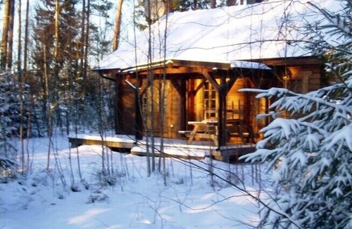 Hallaryd Cabin | Log cabin for 4 + 2 people, 80m2 in the middle of the forest between 2 lakes