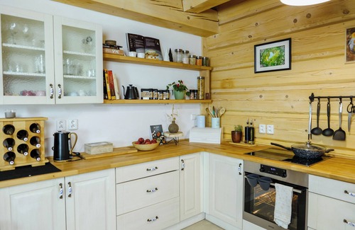 Lazne Kynzvart Cottage | Log cabin in a climatic health resort near the German border