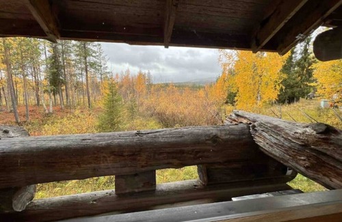 Yllasjarvi Cottage | Log cabin in the nature, view to Ylläs fjell, 2 bedrooms + loft