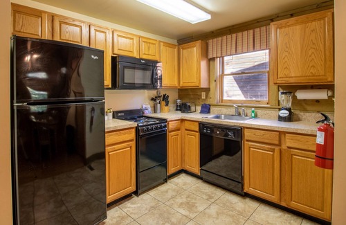 Spotsylvania Cabin | Log Cabin Multi Lvl Queen Wilderness Presidential