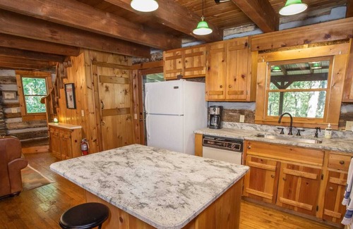 Boone Cabin | Log Cabin Oasis near Downtown