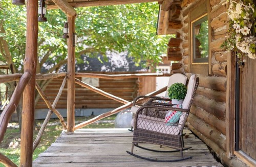 Rudy Cabin | Log cabin on 100 acres-Kitchen-wifi-The Velvet Rooster