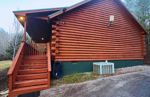 Rutherfordton Cabin | Log Cabin On 5 Private Acres, Gated Community With River Access