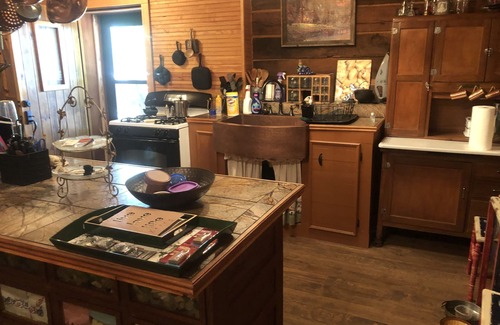 Milam House | Log Cabin on Lake Front Property! New Spa! New Grill! We have internet!