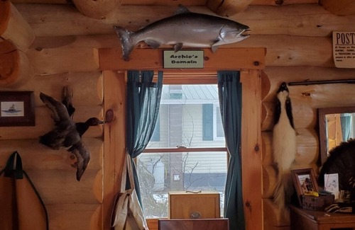 Maple View Cabin | Log Cabin on Lake Ontario
