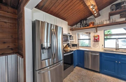 Tool Cabin | Log Cabin on Open Water