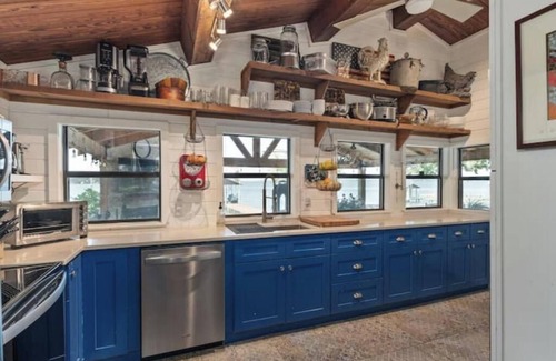 Tool Cabin | Log Cabin on Open Water